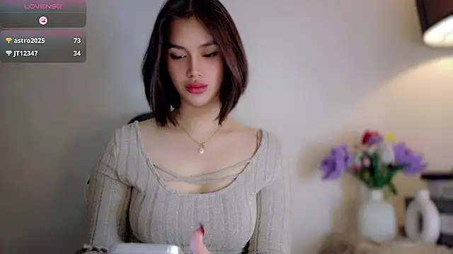Anna_HollyDoll Adlı Modelin Canlı XXX Sohbeti