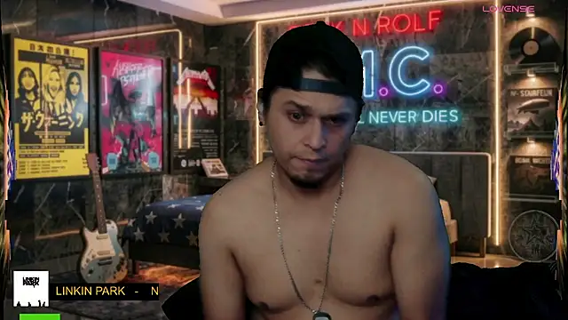 chino_roz Adlı Modelin Canlı XXX Sohbeti