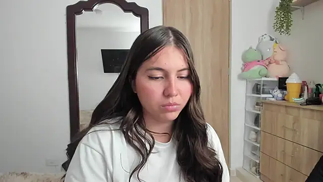Emily_Rowley: онлайн-секс-чат