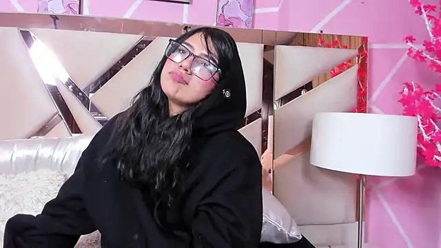 ScarlettFrox - play with fingers in pussy