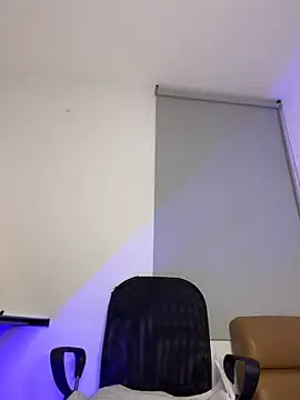 XXX chat uživo modela DaveColt