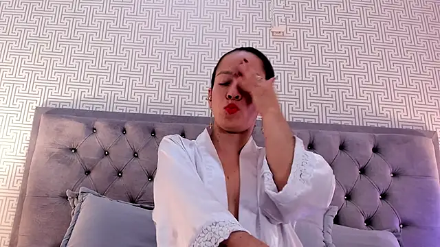 DianaRed_ Chat XXX live