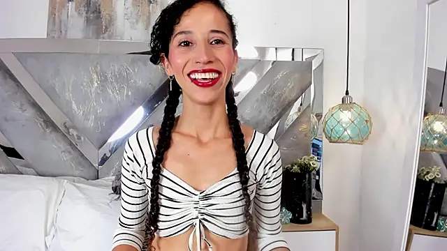 Ambar_818 Adlı Modelin Canlı XXX Sohbeti