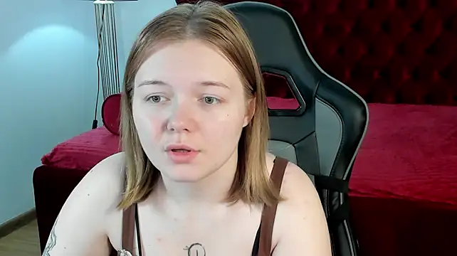 Chat +18 de ElinaVale ao vivo