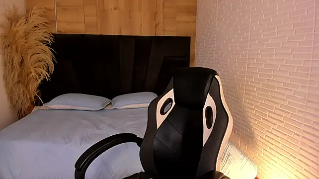 VictoriaMonroee_'s Live XXX Chat