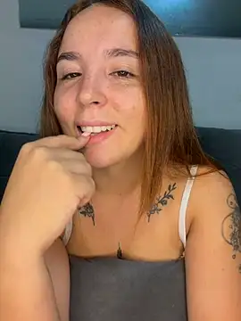 AMORINHA_S2_ Adlı Modelin Canlı XXX Sohbeti
