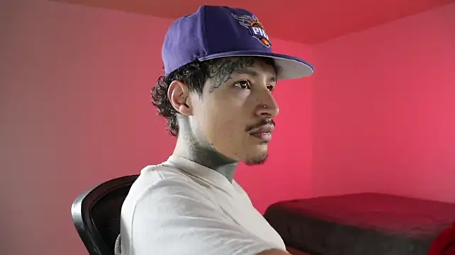 trieone Live XXX-chat