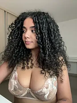 Curlyierr - UNDRESS AND GET NAKED