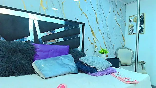 Chat +18 de LiaSchmidt ao vivo