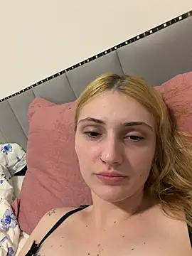 Larissa516 - Usar consolo / dick