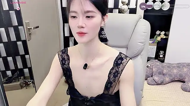 Yueyue-MM - 小粉塞入3分钟