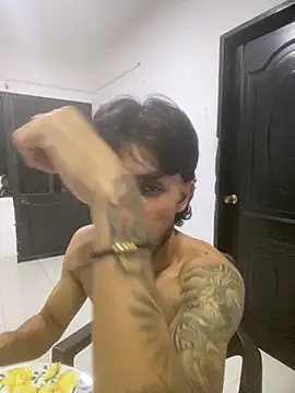 Kriss_Edwards Adlı Modelin Canlı XXX Sohbeti