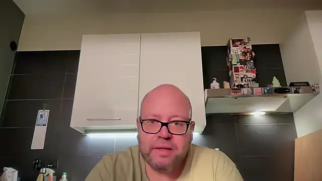 theitalianbear Chat XXX live