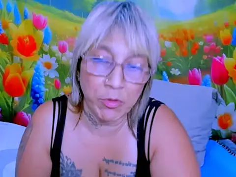 indianroxy XXX чат на живо