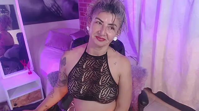 agnes_blackmoree Adlı Modelin Canlı XXX Sohbeti