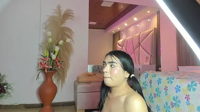 SweetKata_ Adlı Modelin Canlı XXX Sohbeti