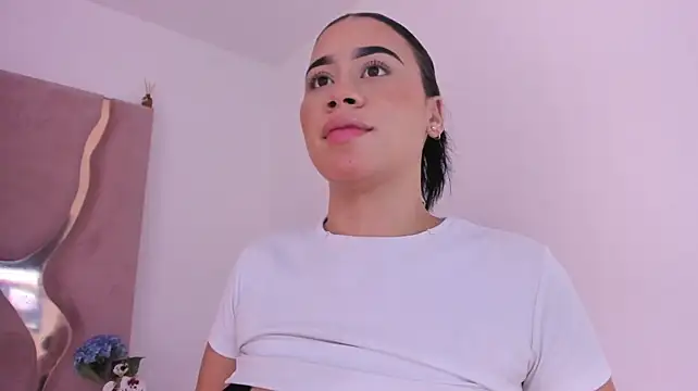 Sofia-candyht's Live XXX Chat