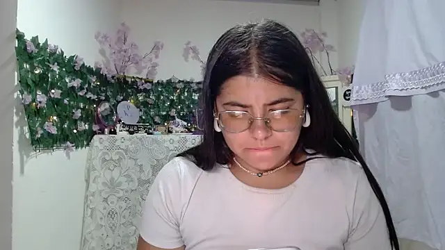 Chat +18 de Kimmy_kimmy_ ao vivo