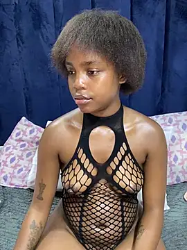 Littlebunny33's Live XXX Chat
