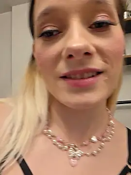 Chloe_StClaire's Live XXX Chat