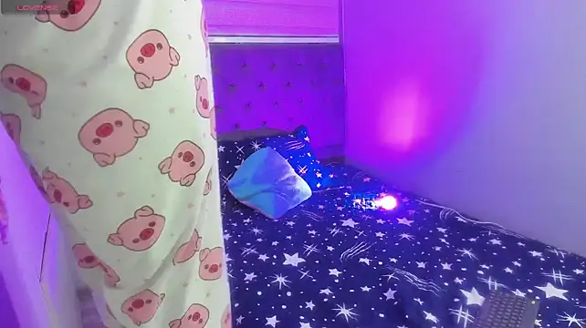 evelott_allenx Adlı Modelin Canlı XXX Sohbeti