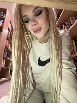 Czat XXX na żywo – AlyssaFoxx_