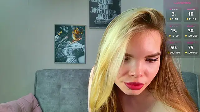 Curvy_Dynamite_ - Huge kiss