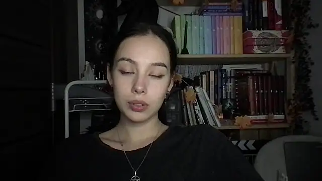 Yuna5343 Chat XXX in diretta
