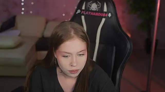 Esmie_Smile - show ass