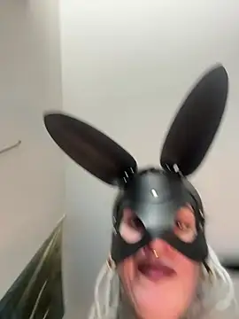Czat XXX na żywo – MaskedMamiXXX