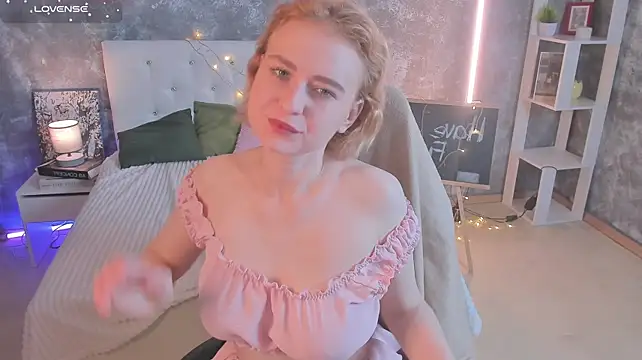 Shiny_Liss XXX чат на живо