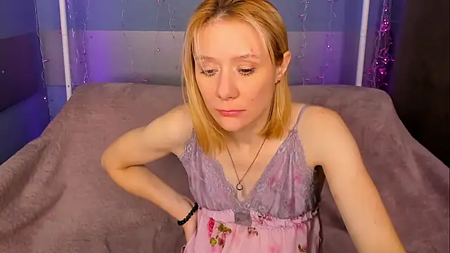 NikaBond's Live XXX Chat