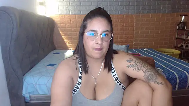 Chat +18 de KathyHardcore69 ao vivo