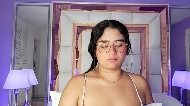 Chat +18 de scarlette_15_ ao vivo