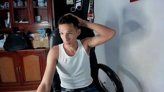 Chat +18 de AlphaMarco ao vivo