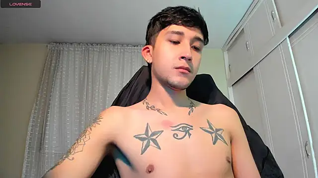 tom_Howard Live XXX-Chat