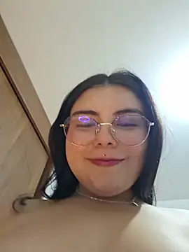 Julieth85_ - Ride dildo in sexy doggy style 💦