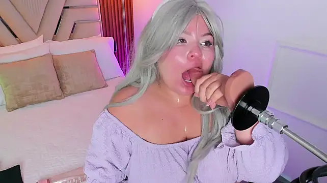 Giialove Chat XXX live