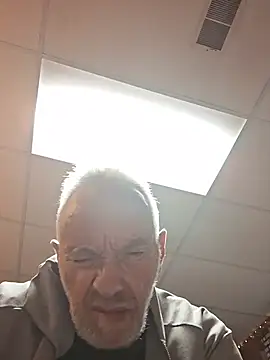 הופעת וובקאם של Makowboy