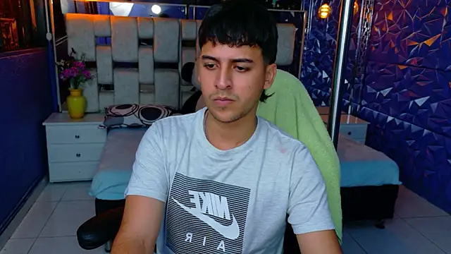 ian_sprouse live XXX chat