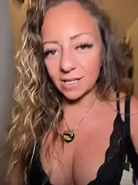 sage_love Adlı Modelin Canlı XXX Sohbeti