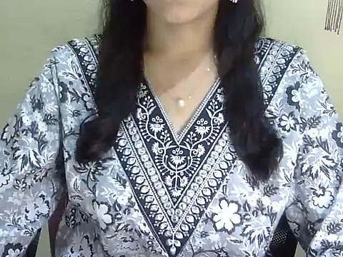Shazi_1 Adlı Modelin Canlı XXX Sohbeti