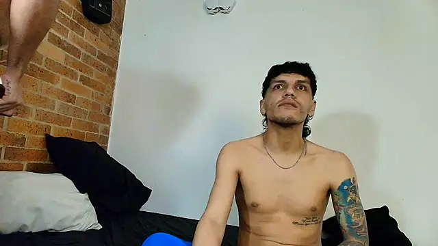 Benjamin_show Chat XXX live