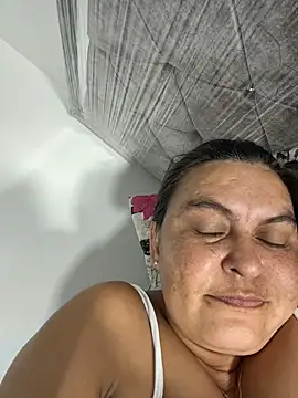 Chatroom XXX en direct de Horny-Mommy-Dirty