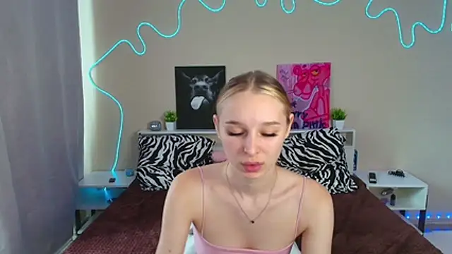 XXX chat uživo modela kitsune888