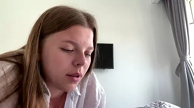 AmieLendor - Video of my powerful squirt in PM
