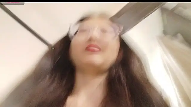 Lu_Nana Adlı Modelin Canlı XXX Sohbeti