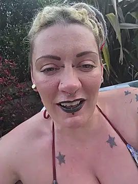 PinkTheHawkn Live XXX chat