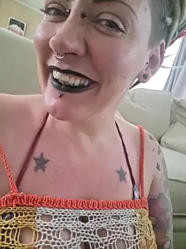 PinkTheHawk Live XXX-chat