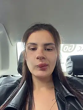 MiraReach Adlı Modelin Canlı XXX Sohbeti